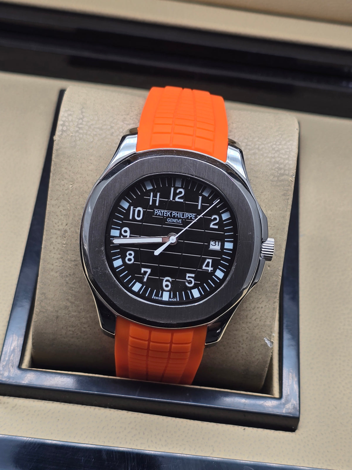 Patek Philippe Aquanaut Black Dial Orange Rubber Strap 40.8 mm